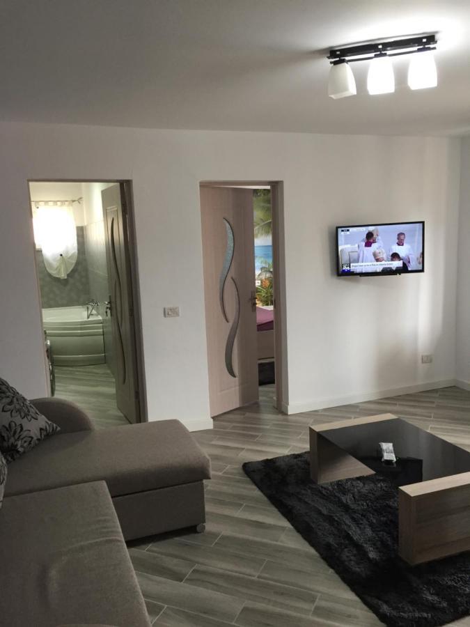Apartamente Gildo 20 Borsa  Luaran gambar